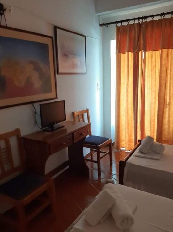 Hotel Atlantis à Ermoúpoli Extérieur photo