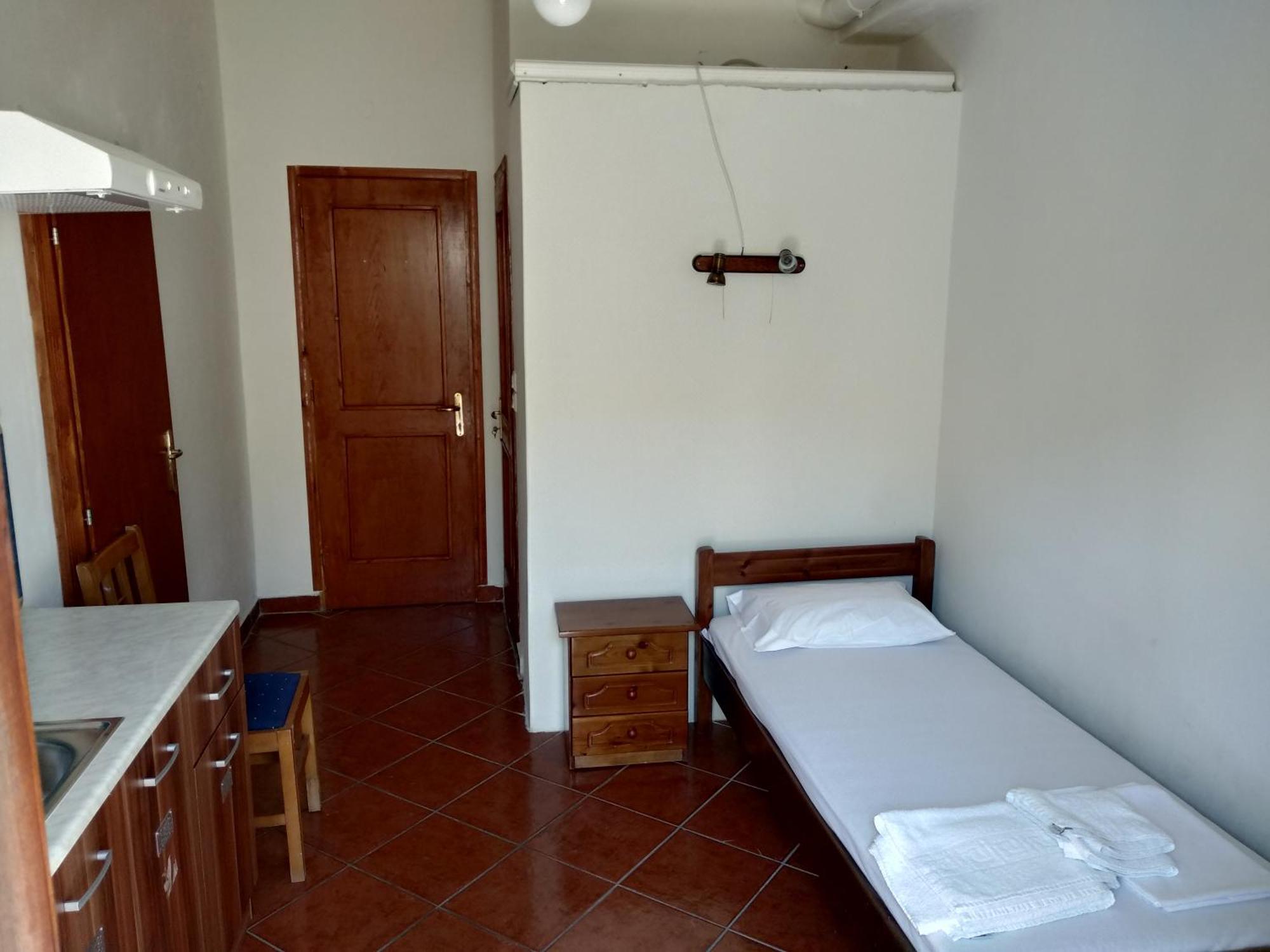 Hotel Atlantis à Ermoúpoli Extérieur photo