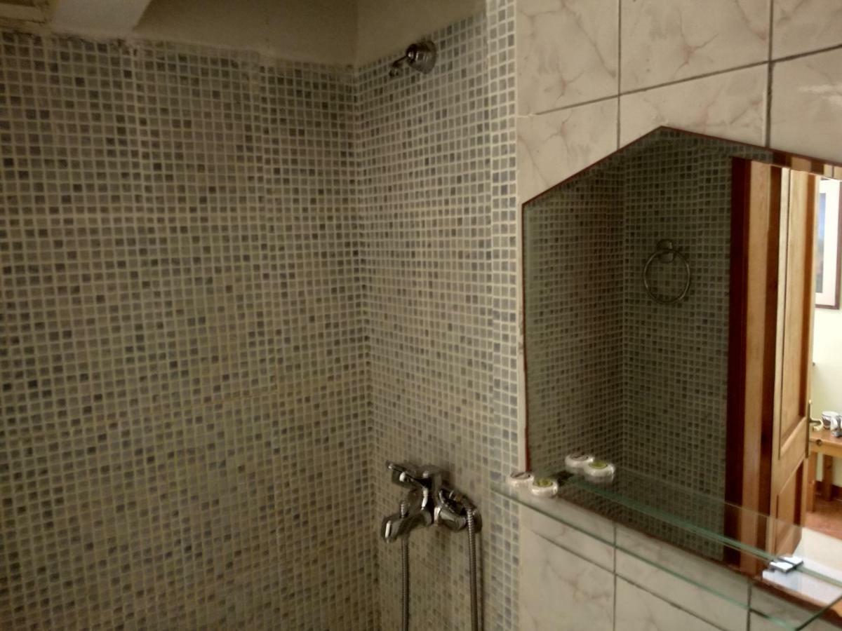 Hotel Atlantis à Ermoúpoli Extérieur photo