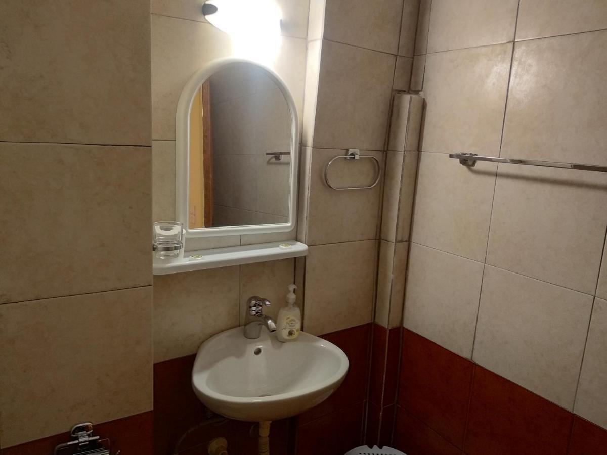 Hotel Atlantis à Ermoúpoli Extérieur photo