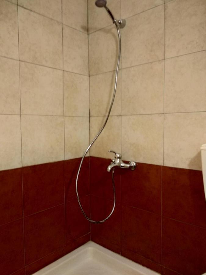 Hotel Atlantis à Ermoúpoli Extérieur photo